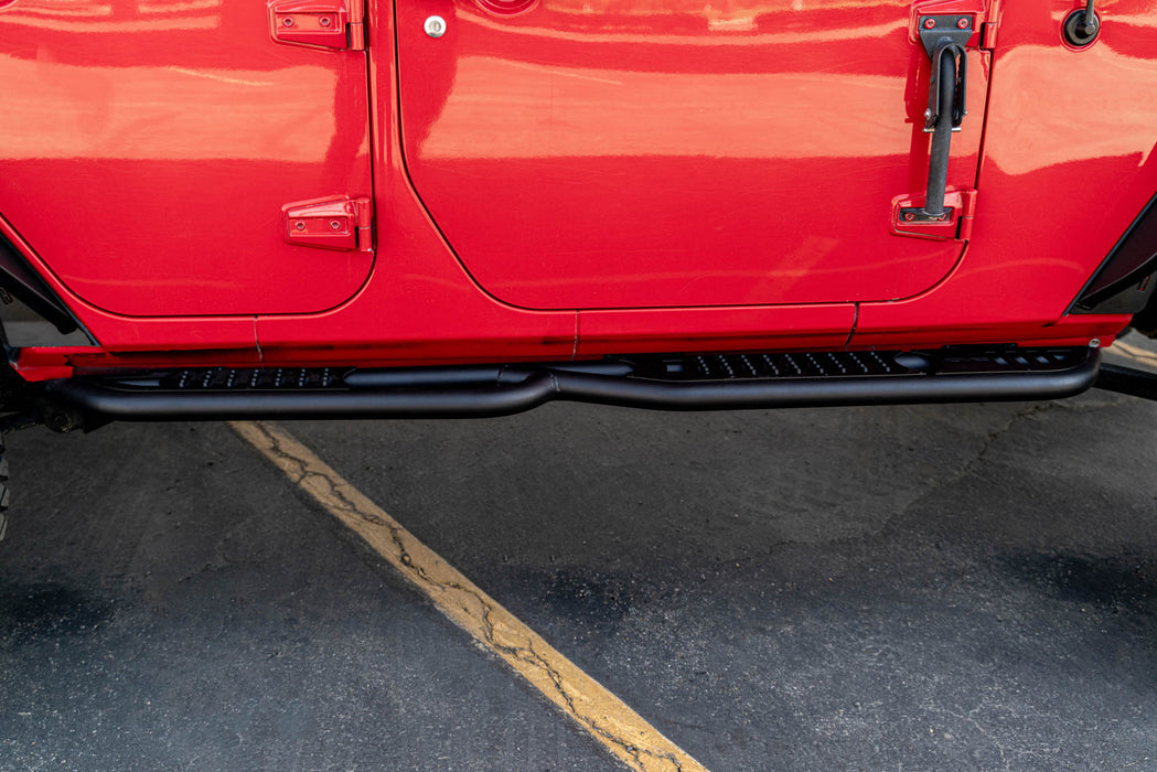 Close fitment with the OE Plus Side Steps for the 2007-2018 4-Door Jeep Wrangler JK