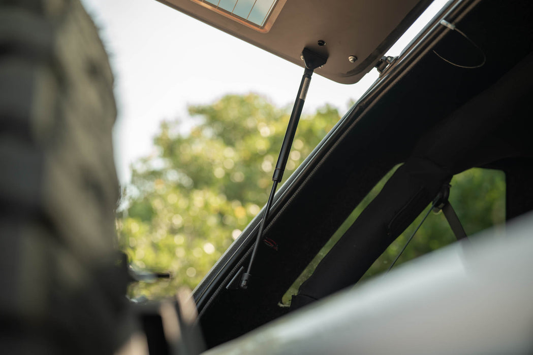 Struts on the 2007-2018 Jeep JK 4-Door Fastback Hard Top