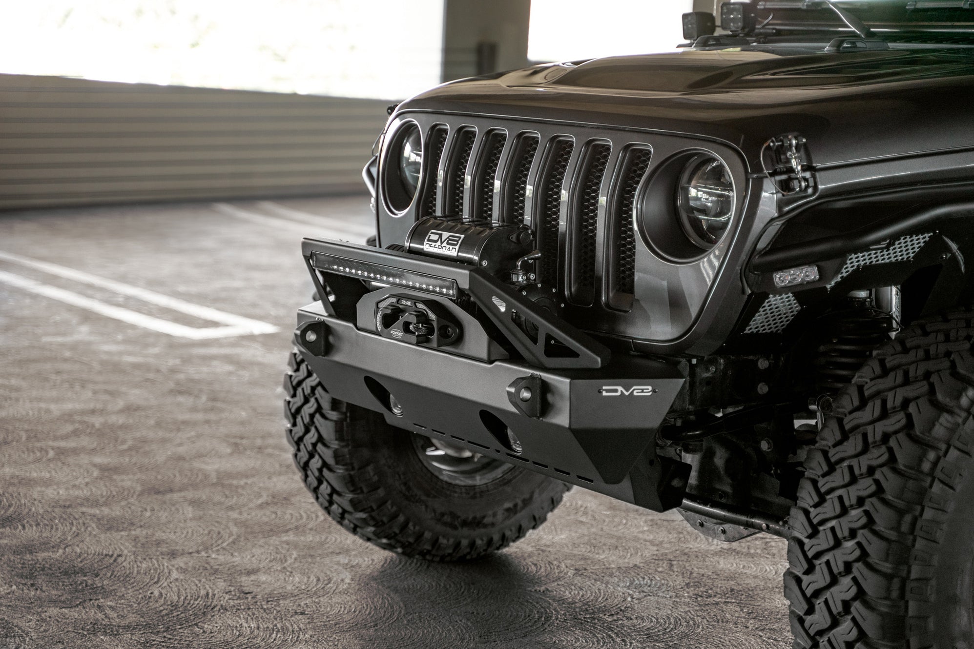 FS-25 Stubby Jeep Front Bumper | Wrangler JK/JL & Gladiator JT — DV8 ...