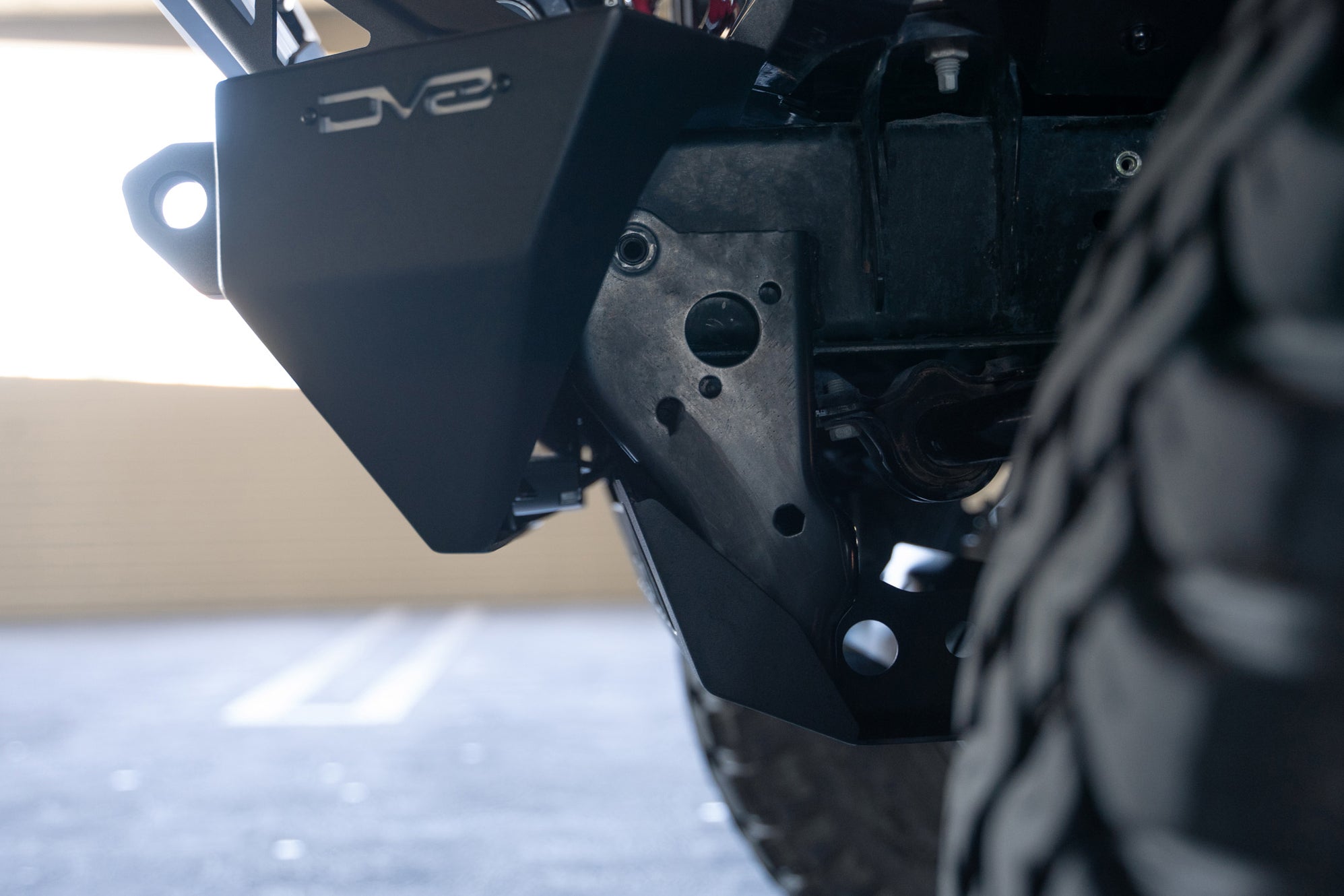 Jeep JL/JT Sway Bar Disconnect Skid Plate | DV8 Offroad