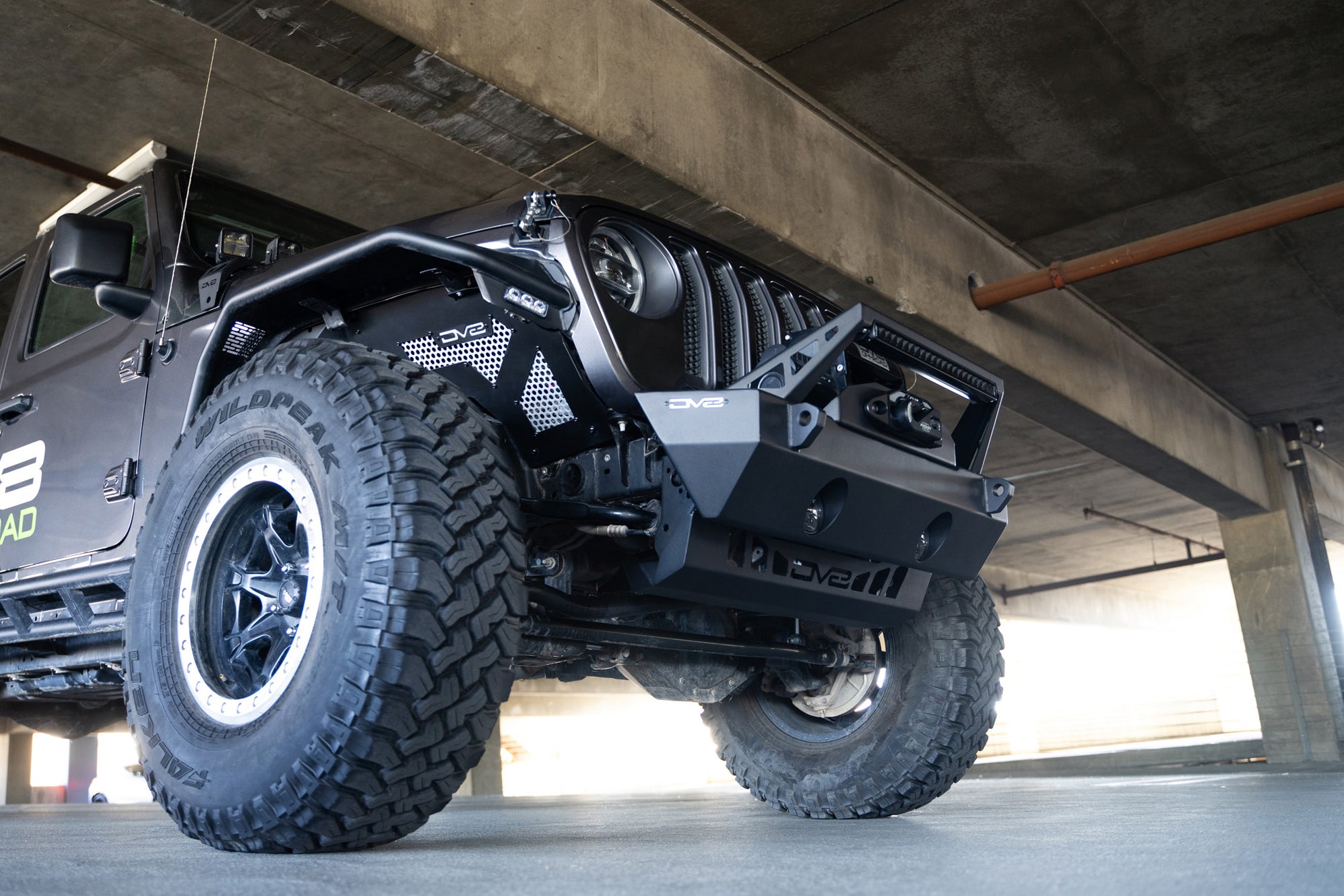 Jeep JL/JT Sway Bar Disconnect Skid Plate DV8 Offroad