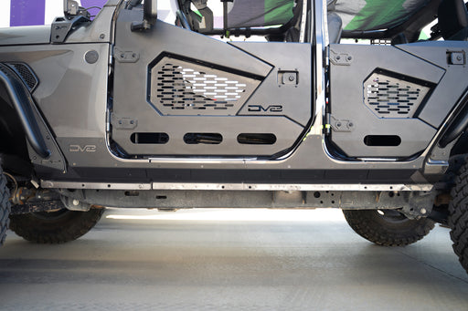 Side view of the 2018-2023 Jeep Wrangler JL 4-Door Rock Skins installed