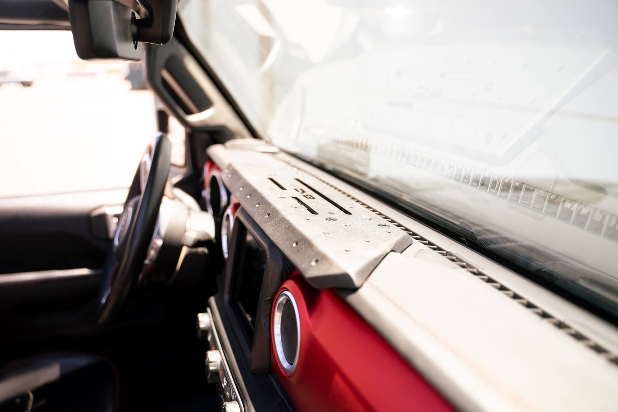 Wrangler JL & Gladiator JT Digital Device Dash Mount DV8 Offroad