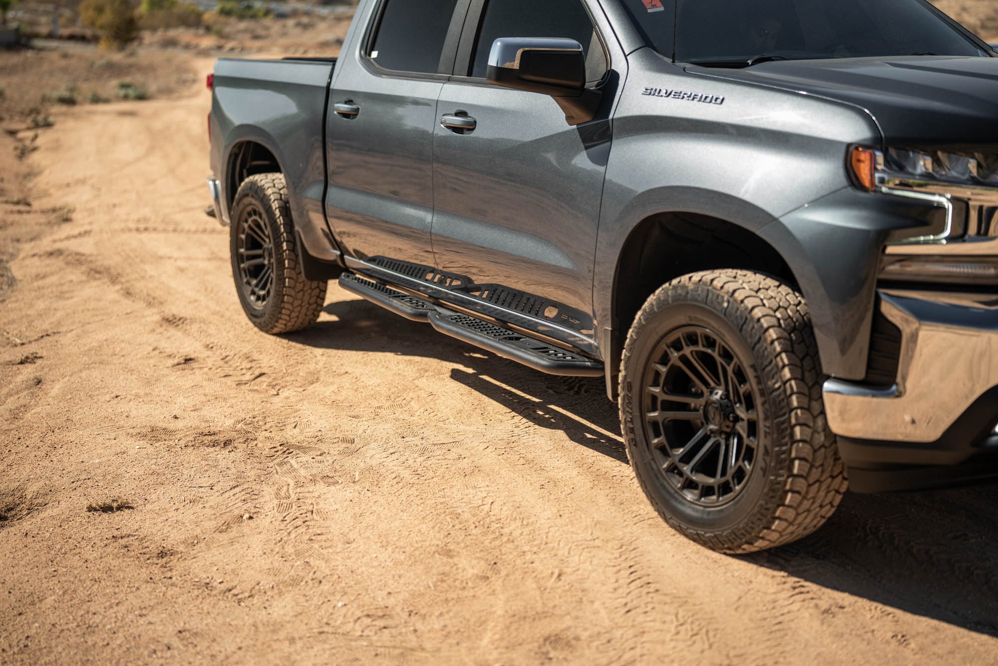 2019-2024 Sierra 1500 & Silverado 1500 OE Plus Side Steps | Crew Cab