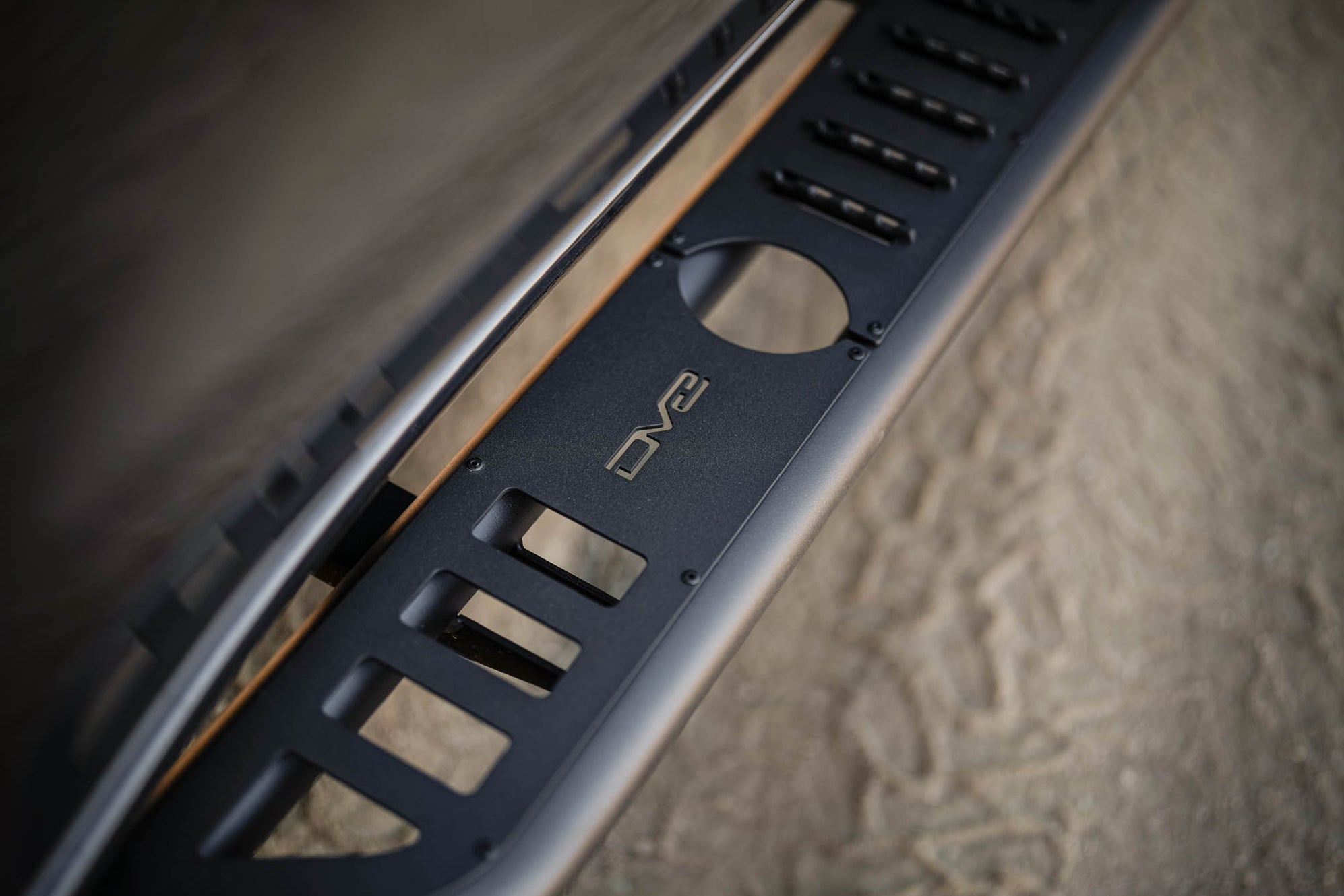 2019-2025 Sierra 1500 & Silverado 1500 OE Plus Side Steps | Crew Cab