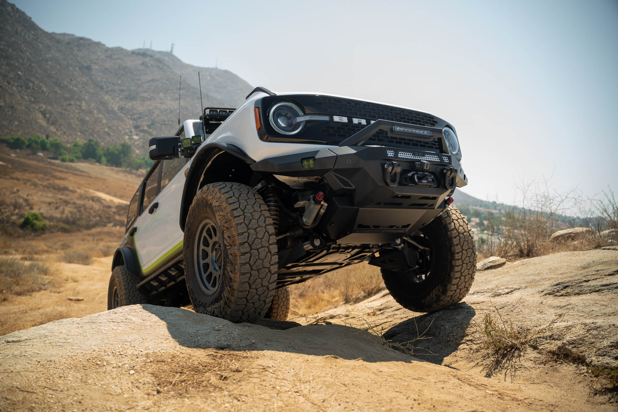 Backside Summit Design.　2second2plate2 6th Gen Ford Bronco Low Pro Skid Plate | DV8 Offroad