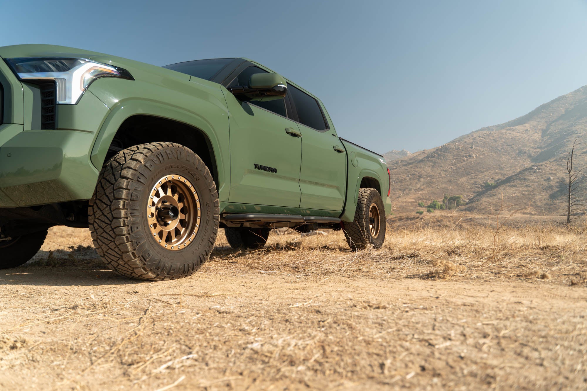 3rd Gen Toyota Tundra Crew Max OE Plus Side Steps | DV8 Offroad