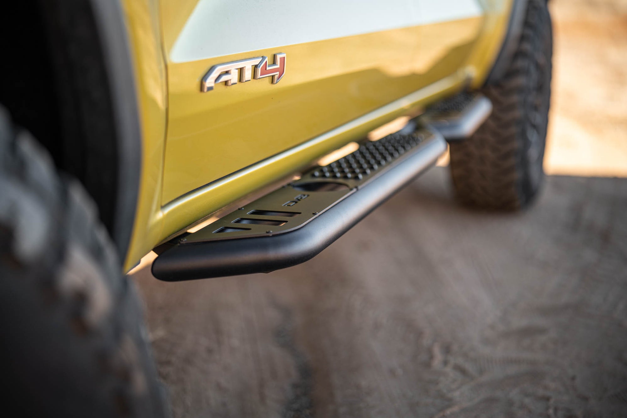 2023-2025 GMC Canyon & Chevy Colorado OE Plus Side Steps | DV8 Offroad