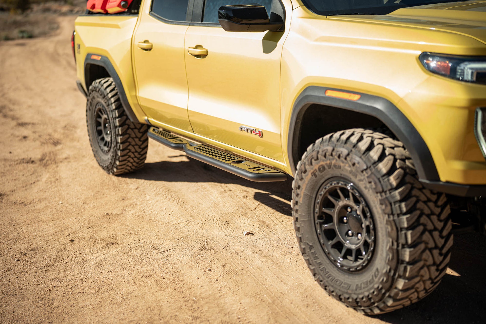 2023-2025 GMC Canyon & Chevy Colorado OE Plus Side Steps | DV8 Offroad