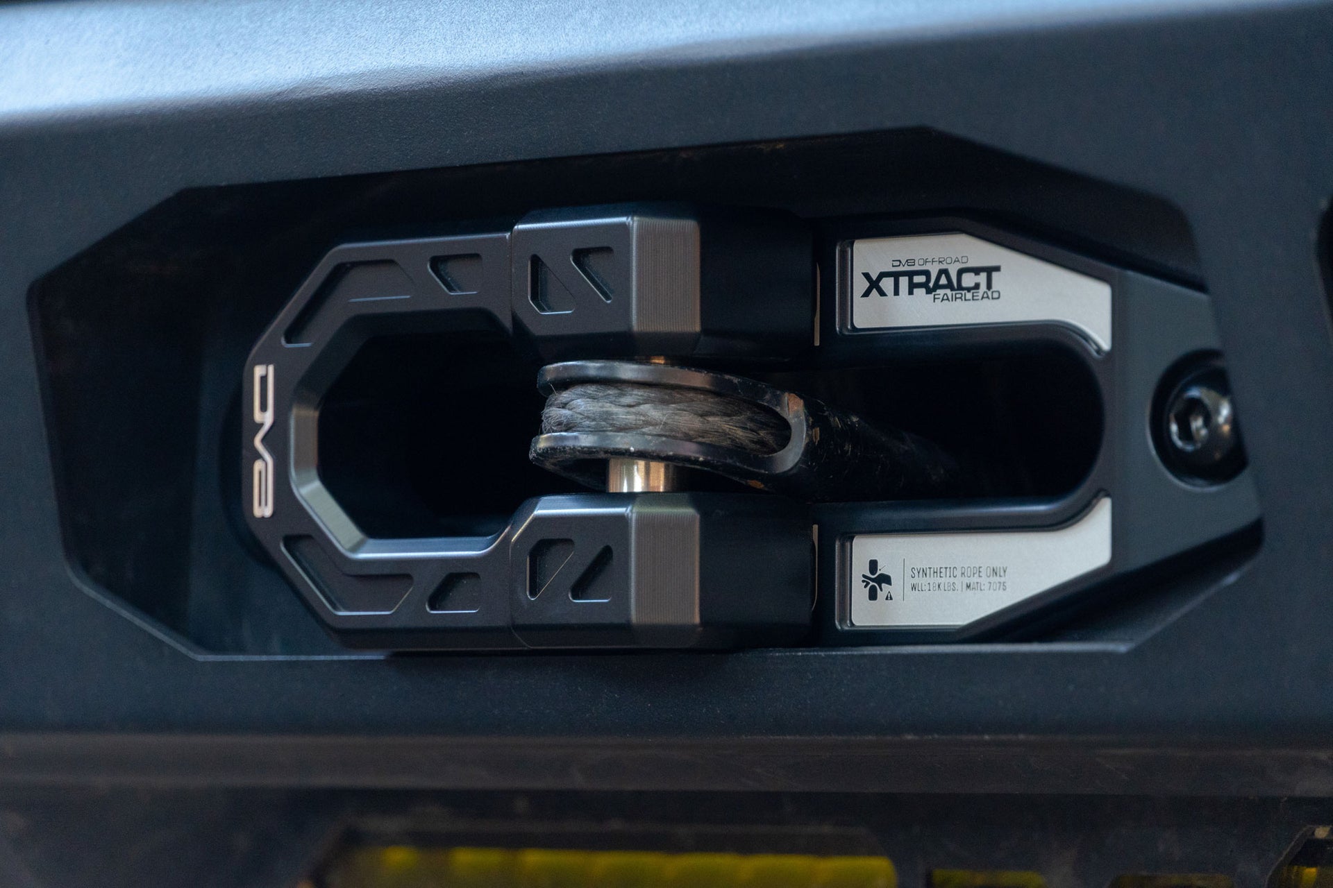 DV8 Xtract Winch Fairlead | Closed System