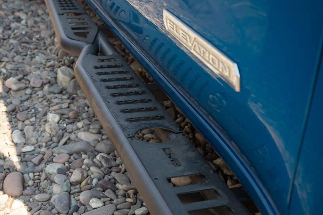 2019-2025 GMC Sierra 1500 & Chevrolet Silverado 1500 Crew Cab OE Plus Side Steps