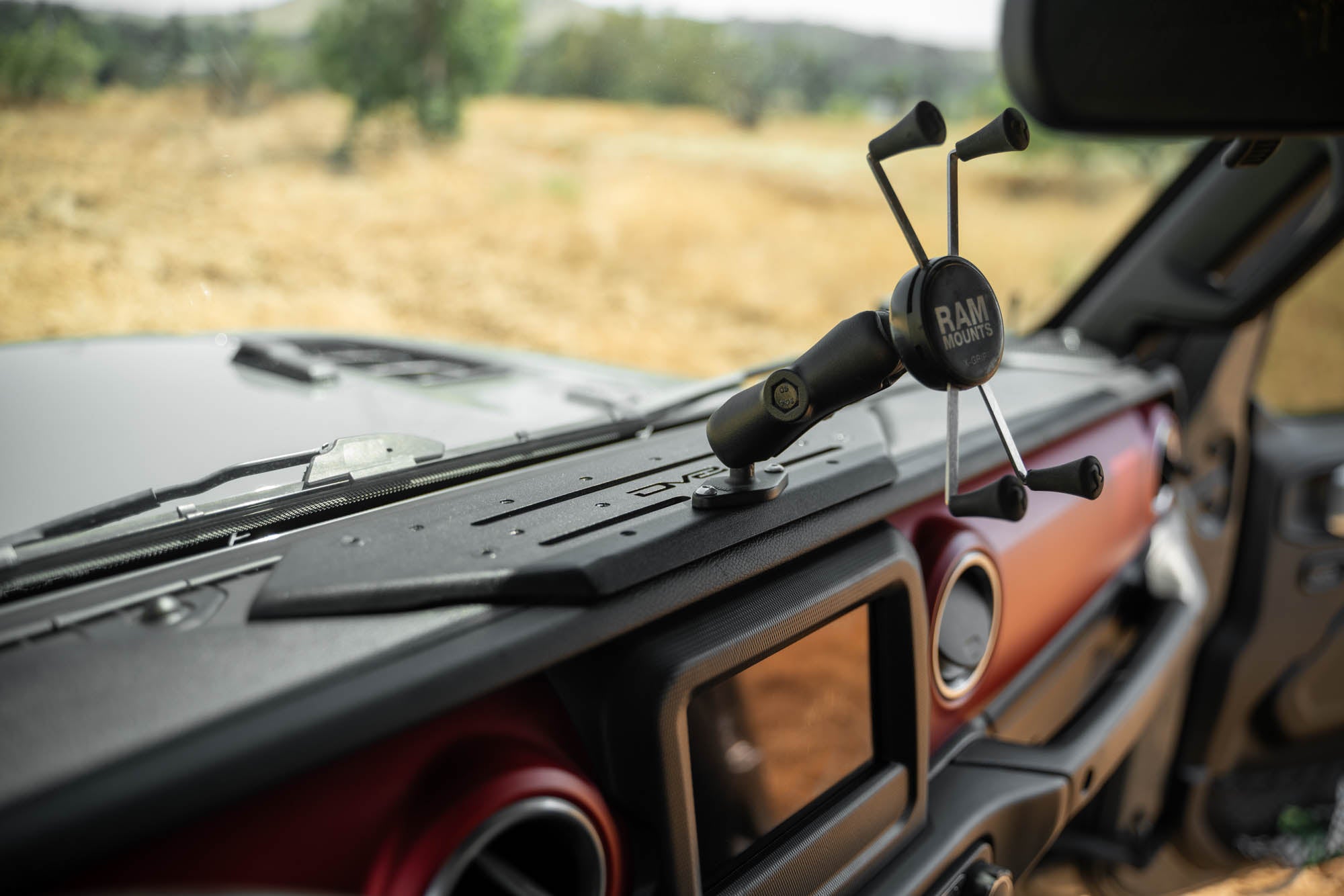 Wrangler JL & Gladiator JT Device Dash Mount | DV8 Offroad