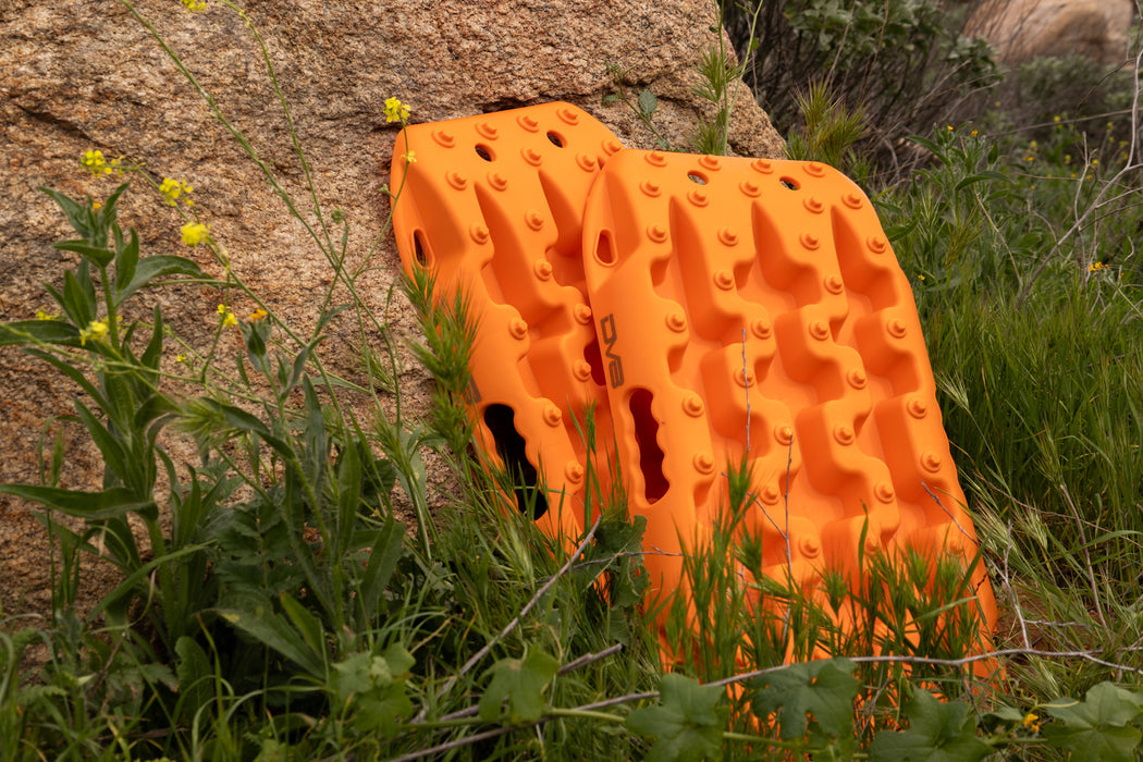 DV8 Xtract Mini Traction Board Pair | Black or Orange