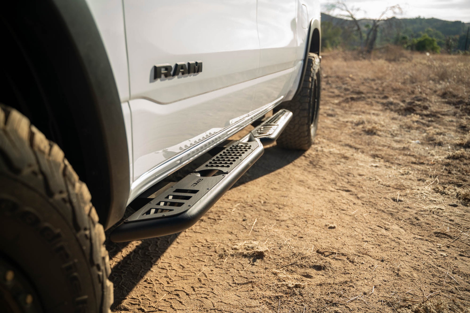 2019-2024 RAM 1500 Side Steps | OE Plus | Crew Cab