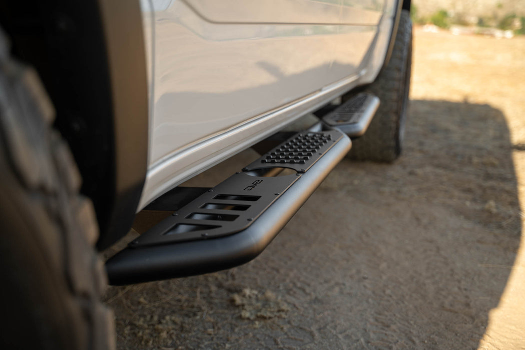 2019-2024 RAM 1500 Crew Cab OE Plus Side Steps