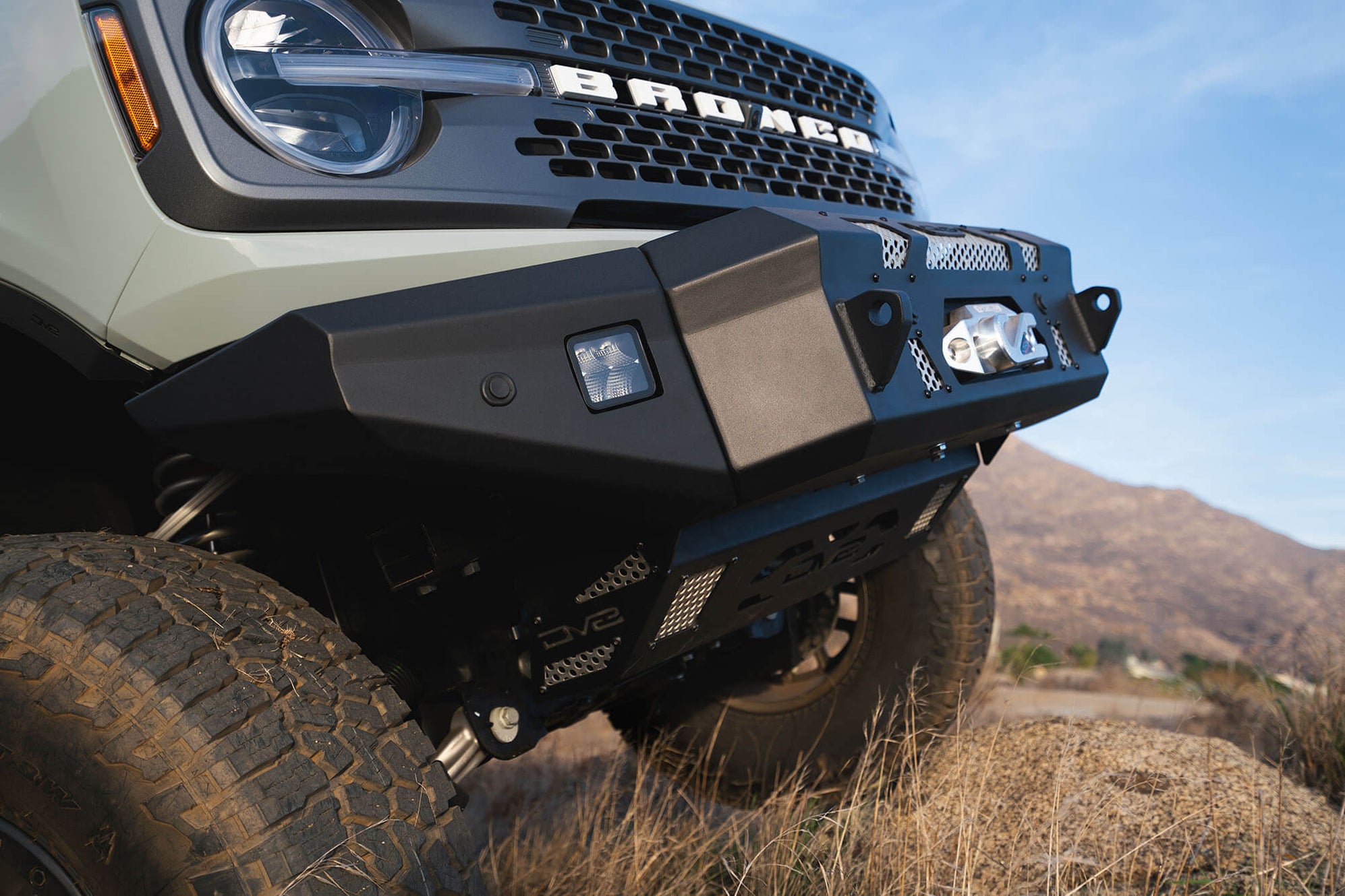 2021-2024 Bronco Steel Front Skid Plate | DV8 Offroad