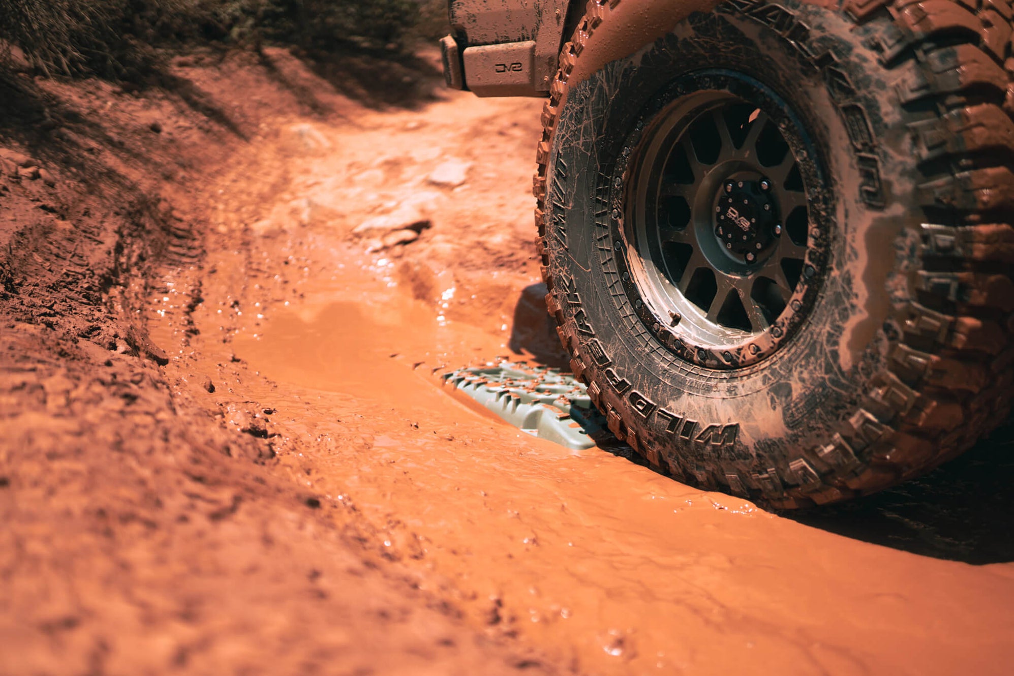 Traction Boards with Carry Bag Olive DV8 Offroad